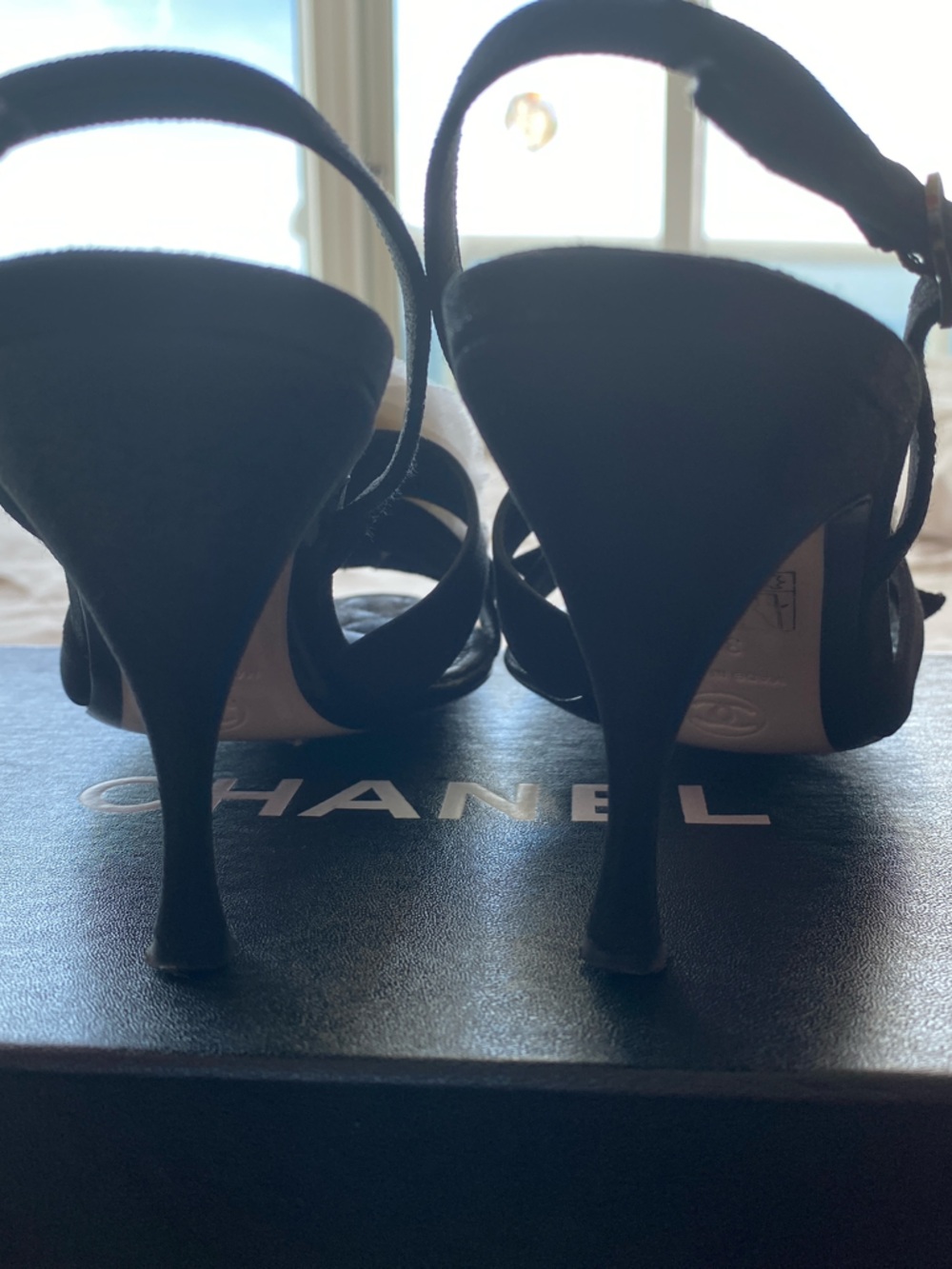 CHANEL Black Slingback Sandals Heels with Cream Camellia Flower Sz 6 - Picture 7 of 8